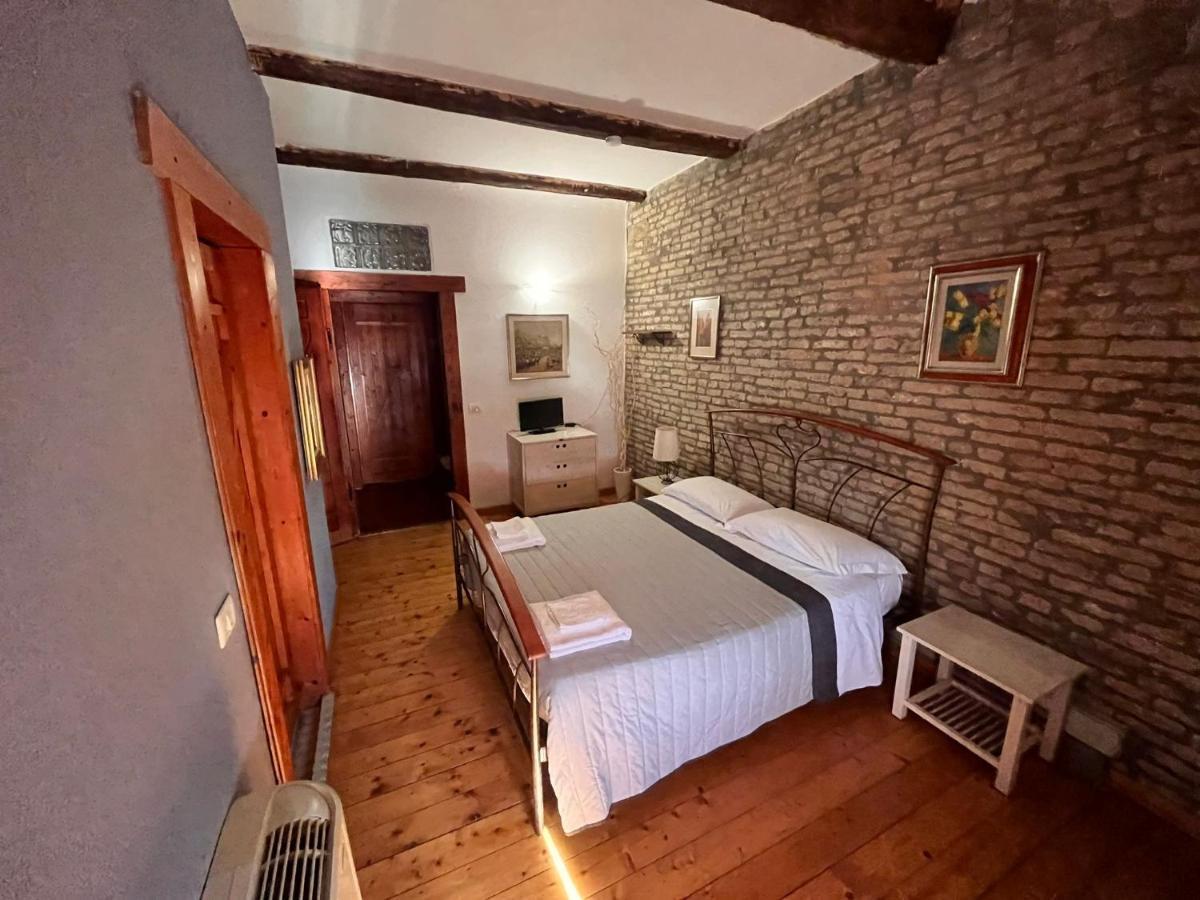 La Locanda Degli Artisti Medelana Luaran gambar